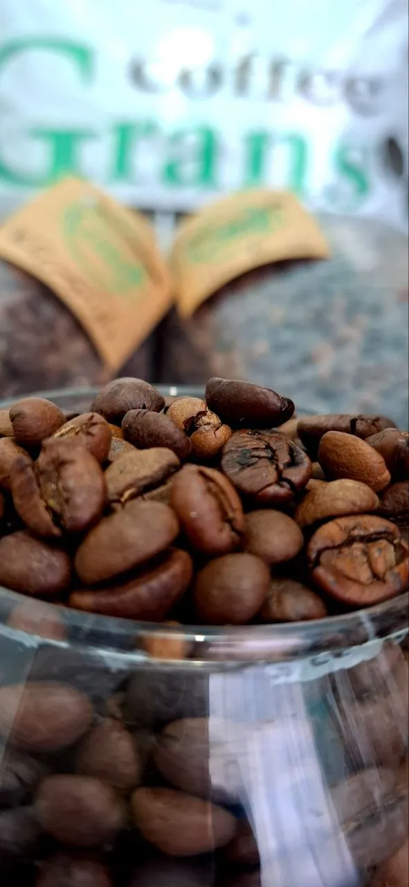 سود و زیان راه‌اندازی کارگاه رُستری قهوه: تحلیل جامع موانع و فرصت‌ها